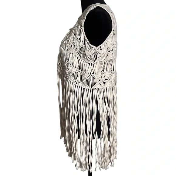 Winter Kate Gypsy Rose Natural Macrame Crochet Boho Fringe Vest — Small - Picture 8 of 12